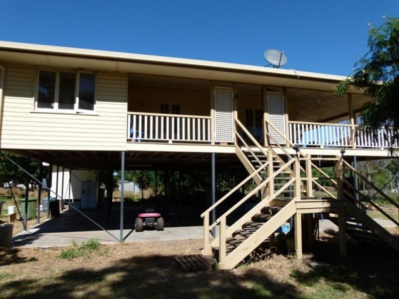 2-8 Sturt St, St George QLD 4487