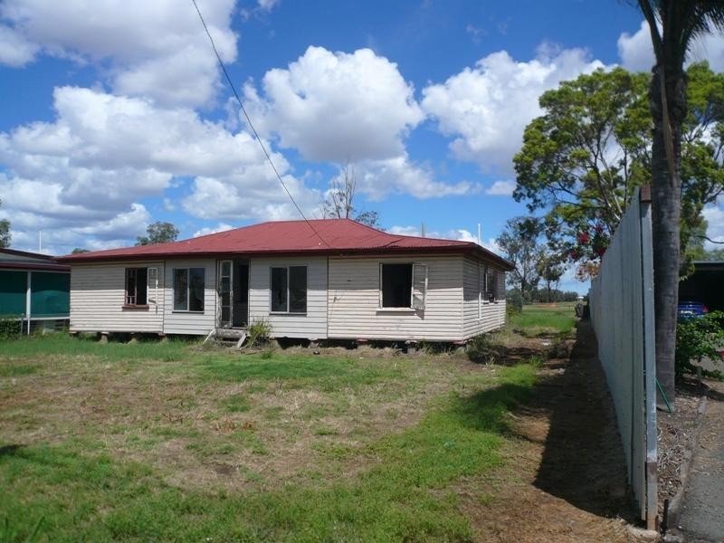 54 BINNIE STREET, Tara QLD 4421