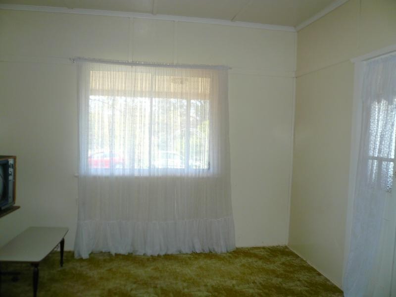 26 SMALLACOMBE STREET, Tara QLD 4421