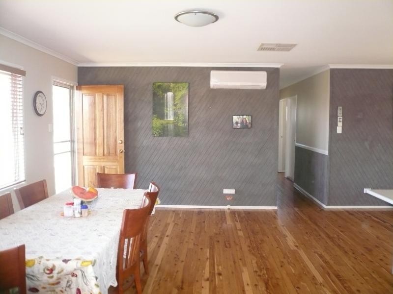 8 TUCKER STREET, Tara QLD 4421