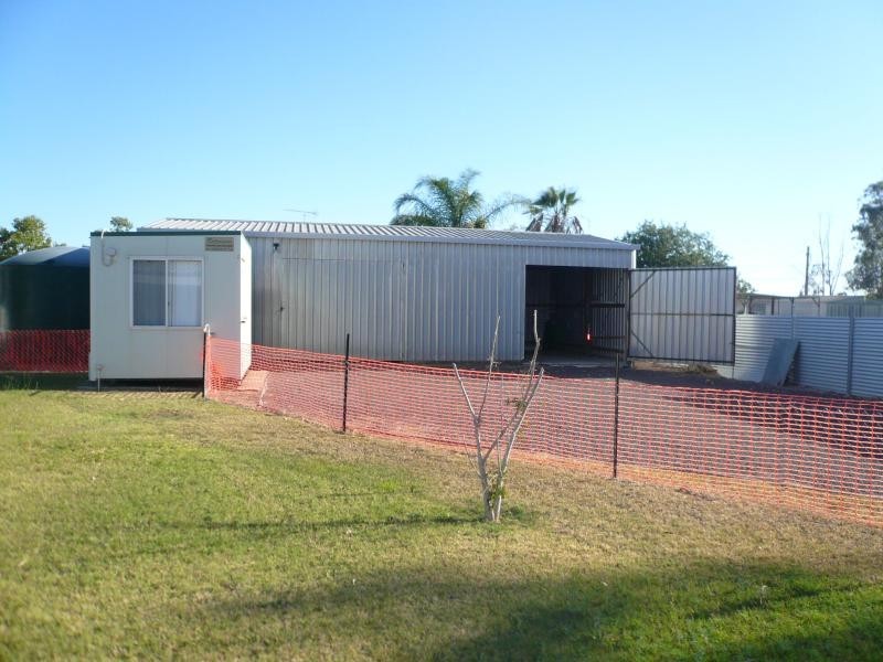 8 TUCKER STREET, Tara QLD 4421
