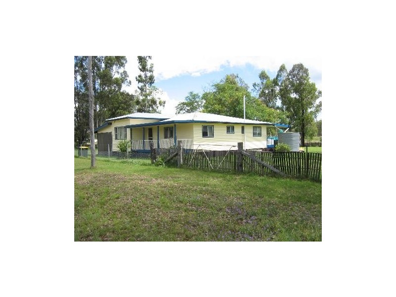 5 WALLACE STREET, Kogan QLD 4406