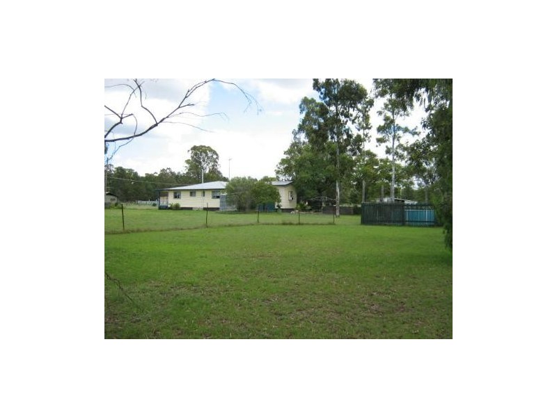 5 WALLACE STREET, Kogan QLD 4406
