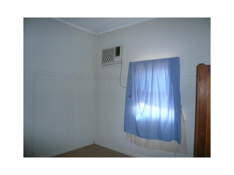 24 DAY STREET, Tara QLD 4421