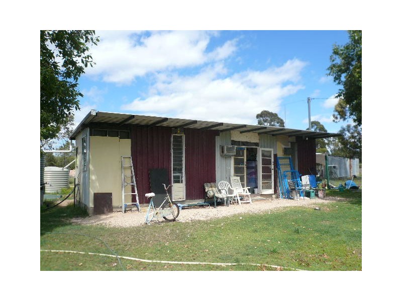 69 TREGATHLYN ROAD, Tara QLD 4421