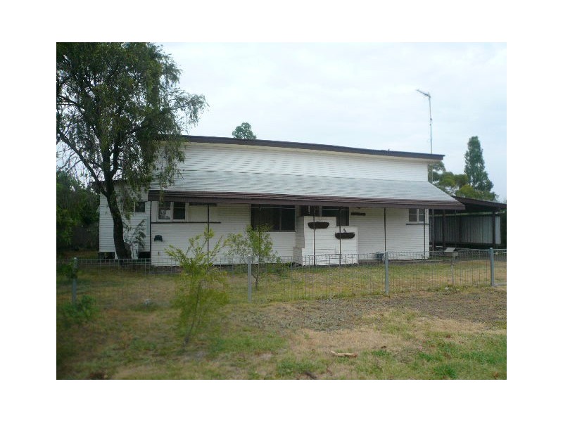 4 ADAMS STREET, Tara QLD 4421