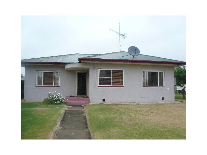 6 BILTON STREET, Tara QLD 4421