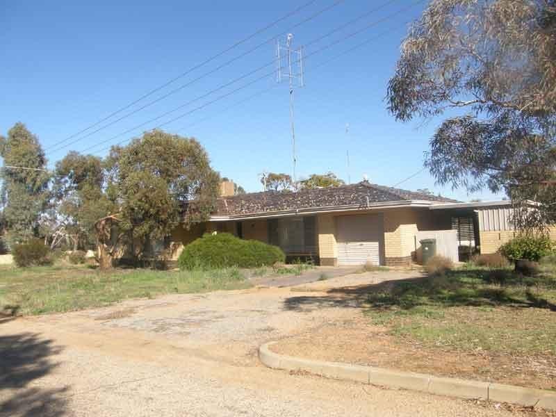 6 Hyde Street, Dalwallinu WA 6609