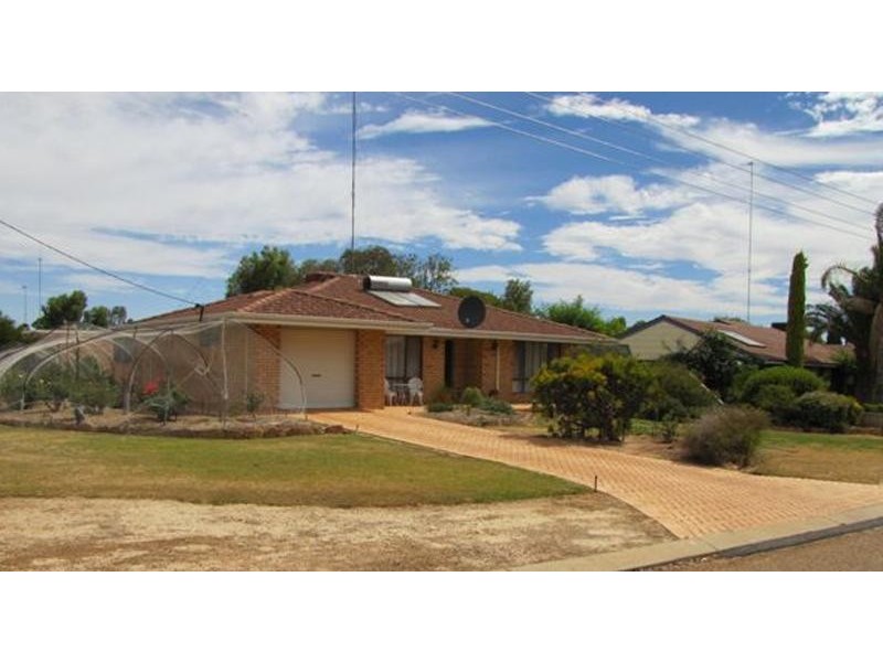 40 Repacholi Parade, Kondinin WA 6367