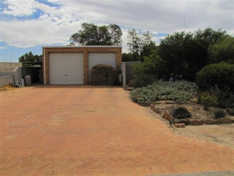40 Repacholi Parade, Kondinin WA 6367