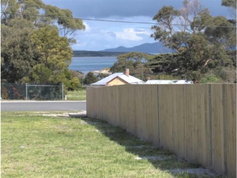15 Barr Street,, Flinders Island TAS 7255