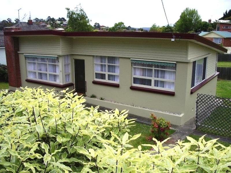 8 PITT AVENUE, Trevallyn TAS 7250