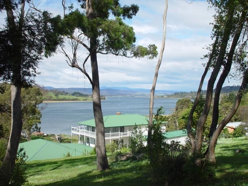 18 PARINGA AVENUE, Lanena TAS 7275