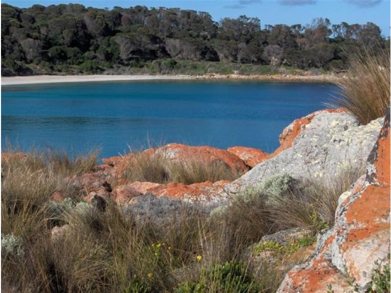 2 FOWLERS ROAD, EMITA, Flinders Island TAS 7255