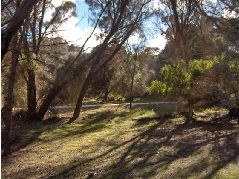 2 FOWLERS ROAD, EMITA, Flinders Island TAS 7255
