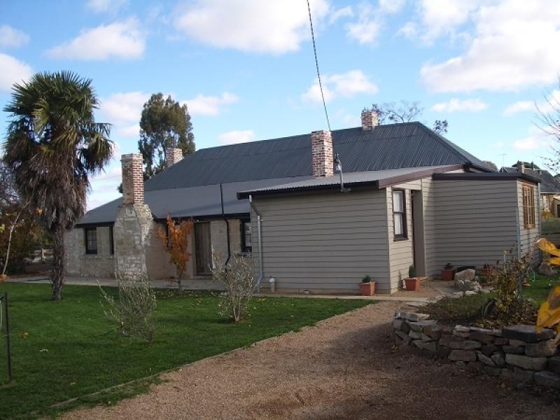 32 BOND STREET, Ross TAS 7209