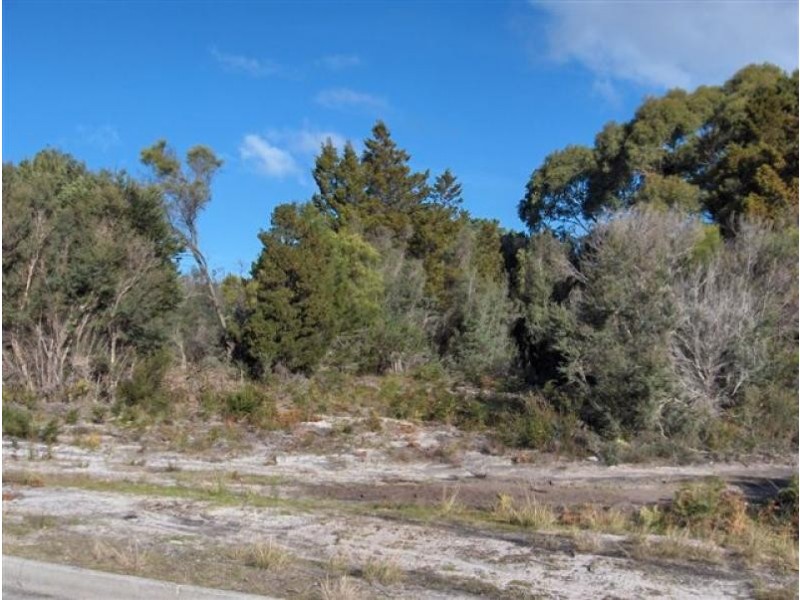 18 Moon Bird Street, Lady Barron, Flinders Island TAS 7255
