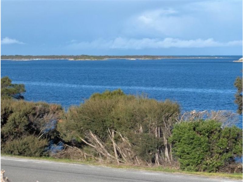 18 Moon Bird Street, Lady Barron, Flinders Island TAS 7255