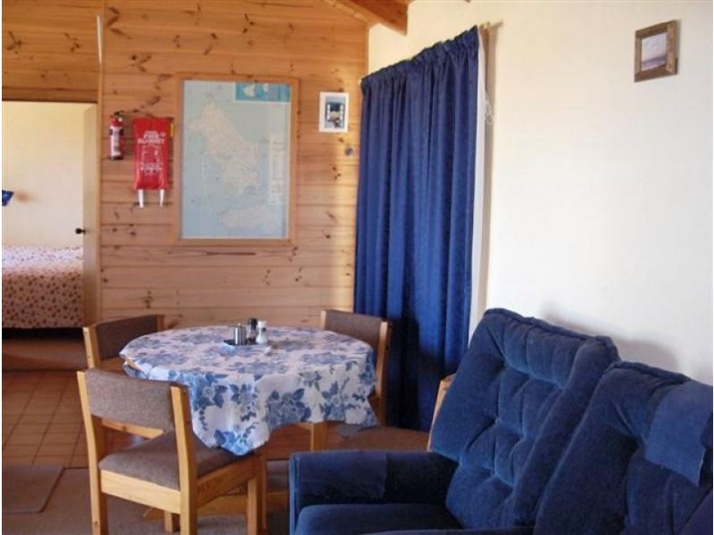 9 Holloway Street, Lady Barron, Flinders Island TAS 7255