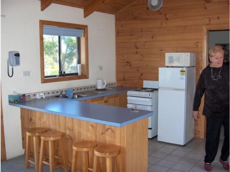 7 Holloway Street, Lady Barron, Flinders Island TAS 7255