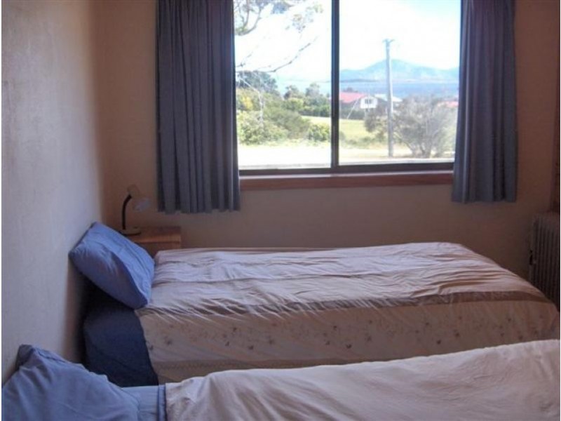 7 Holloway Street, Lady Barron, Flinders Island TAS 7255
