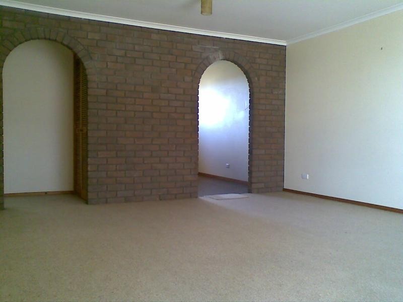 Unit 2/37 Bishops Dr, Newnham TAS 7248