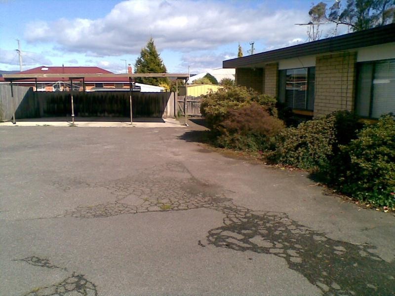 Unit 2/37 Bishops Dr, Newnham TAS 7248