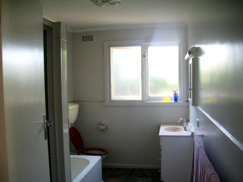 8 Albion Street, Invermay TAS 7248