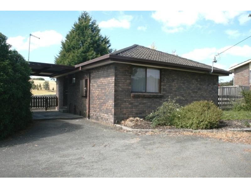 Unit 3, 44 Bishops Drive, Newnham TAS 7248