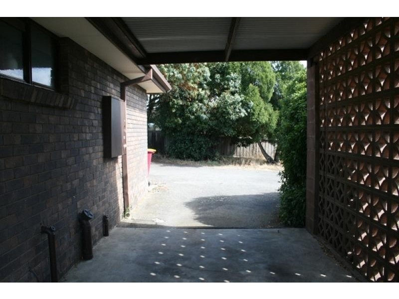 Unit 3, 44 Bishops Drive, Newnham TAS 7248