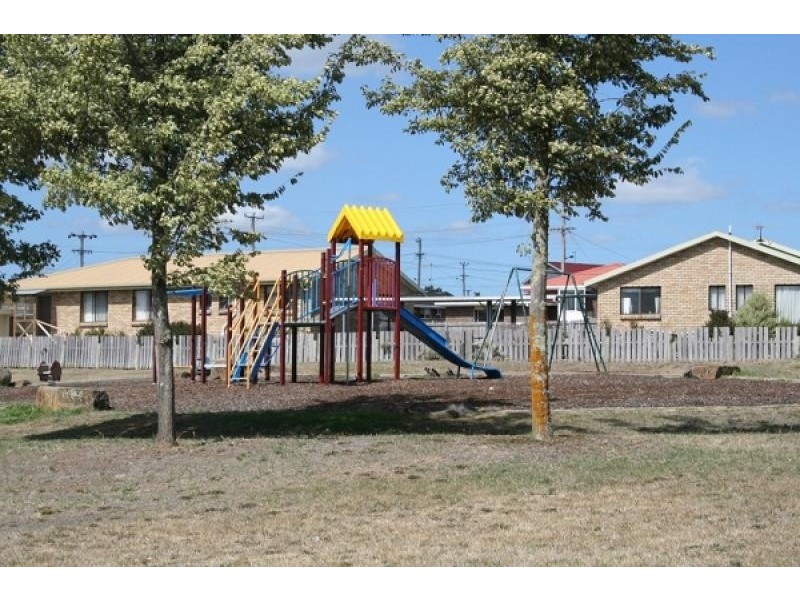Unit 3, 44 Bishops Drive, Newnham TAS 7248