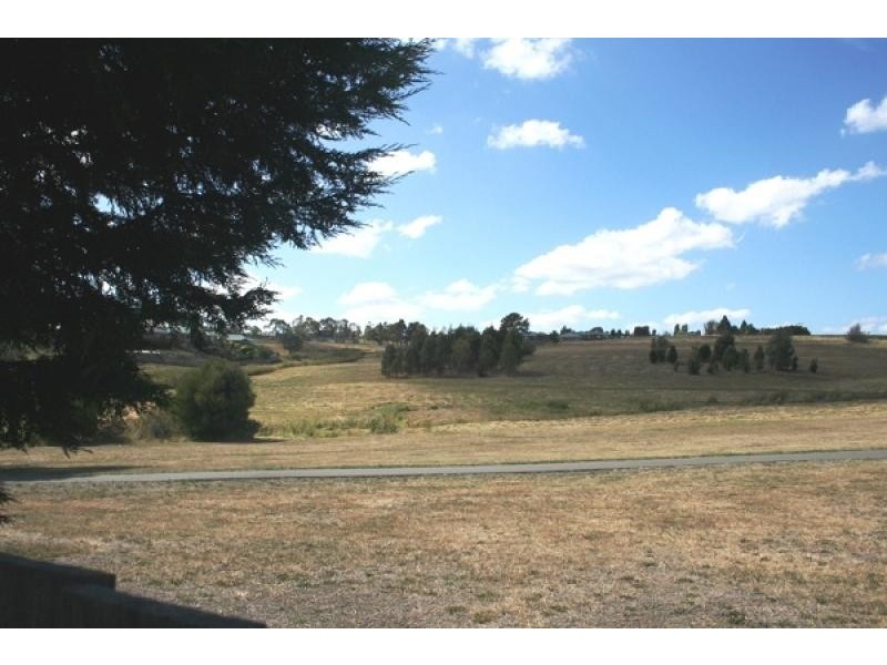 Unit 3, 44 Bishops Drive, Newnham TAS 7248