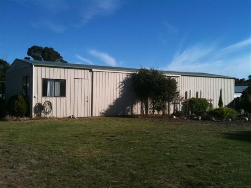 21 Bluff Road, Flinders Island TAS 7255