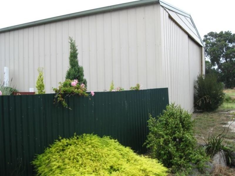 21 Bluff Road, Flinders Island TAS 7255