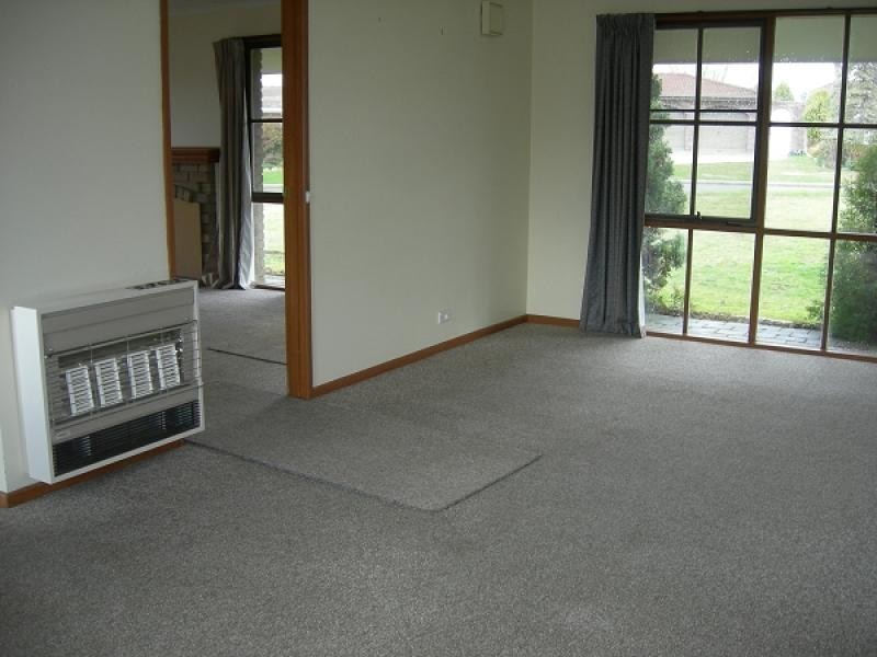 4 Wintercole Court, Newnham TAS 7248