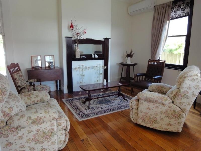 8 Henty Street, Invermay TAS 7248