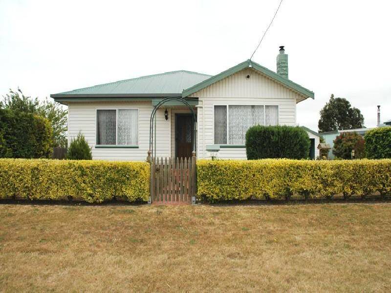 10 HELLYER STREET, Smithton TAS 7330