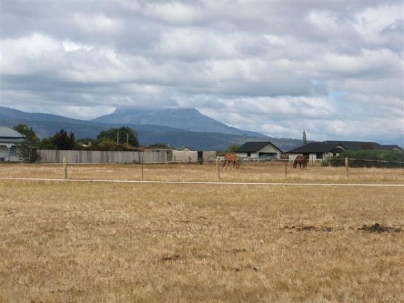 42 Veterans Row, Westbury TAS 7303