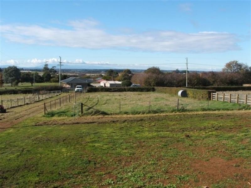 24 Five Acre Row, Westbury TAS 7303