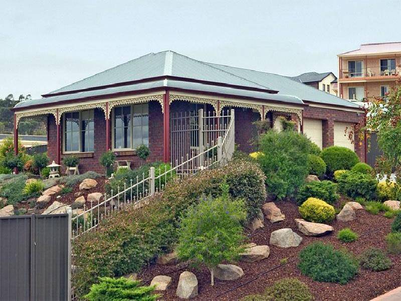 1 WATERVIEW CRESCENT, Gulfview Heights SA 5096