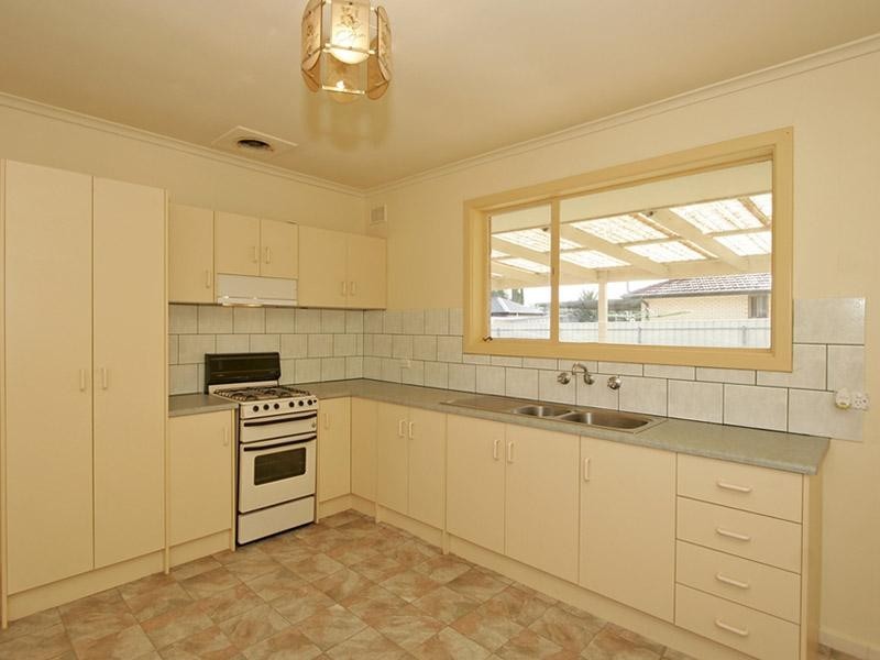 11 Maron Court, Modbury North SA 5092