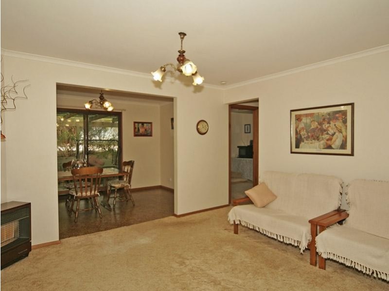 9 Johneff Court, St Agnes SA 5097