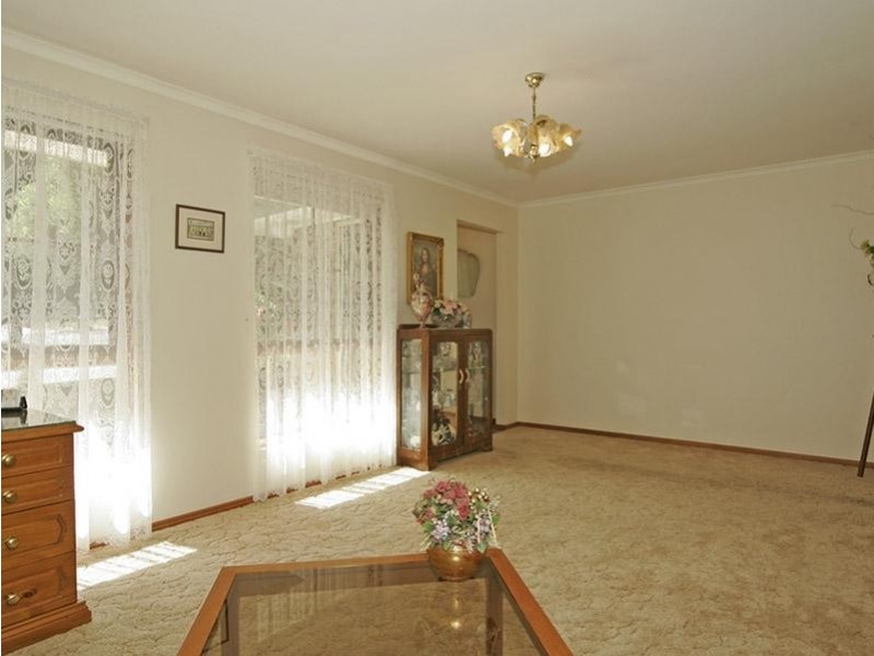 9 Johneff Court, St Agnes SA 5097