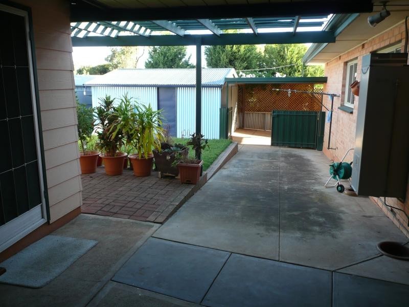 10 Stevens Avenue, Para Hills SA 5096