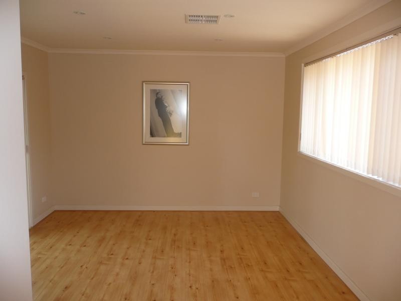 11 Warilda Avenue, Valley View SA 5093