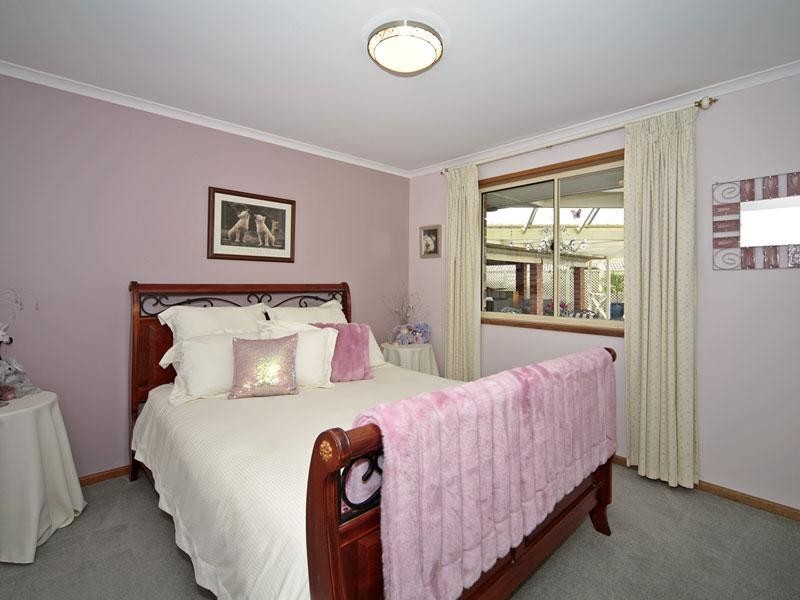 8 Caroline Court, Golden Grove SA 5125