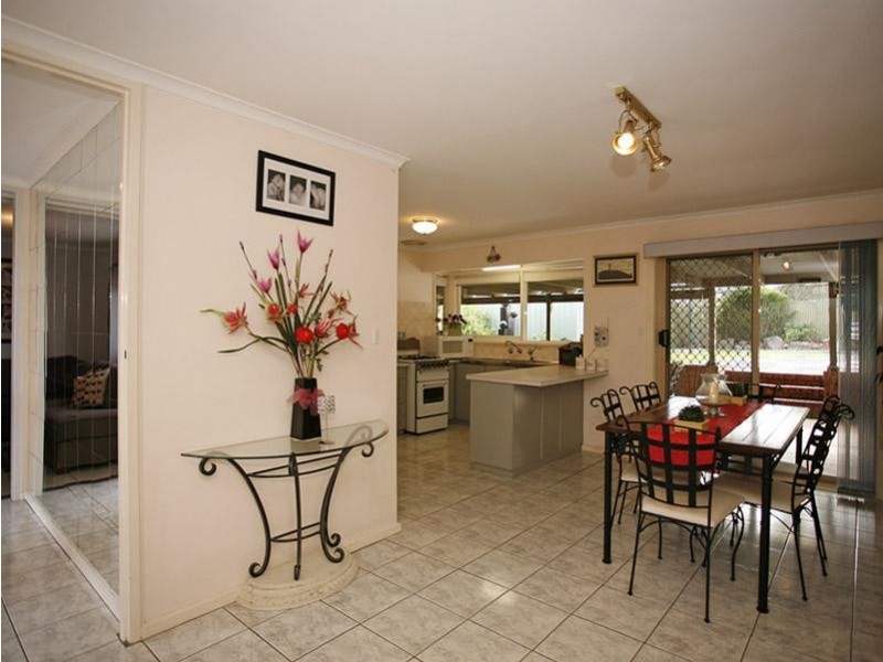 72 De Sassenay Crescent, Modbury Heights SA 5092