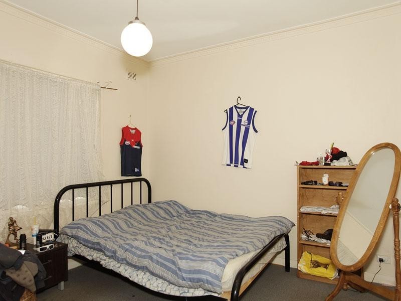 12 Walton Avenue, Clearview SA 5085