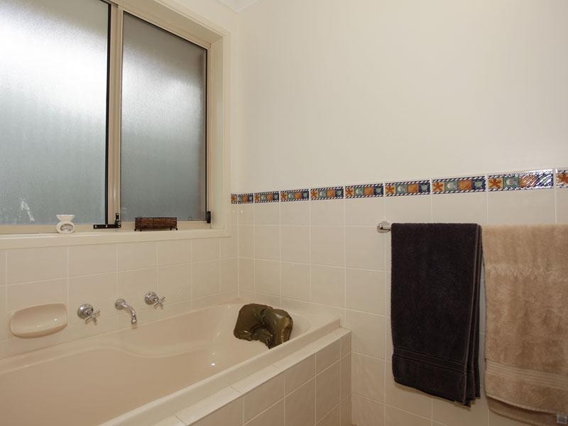 23 Slate Crt, Walkley Heights SA 5098