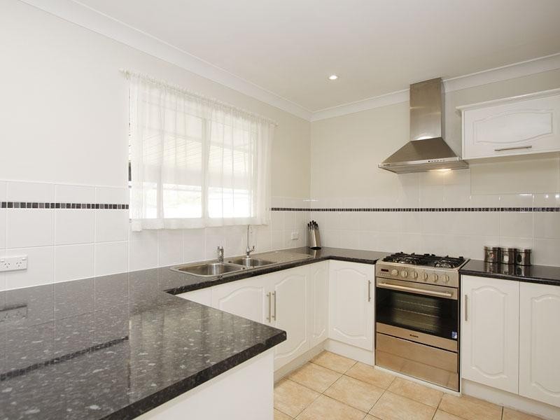 194 Maxwell Rd, Para Hills SA 5096